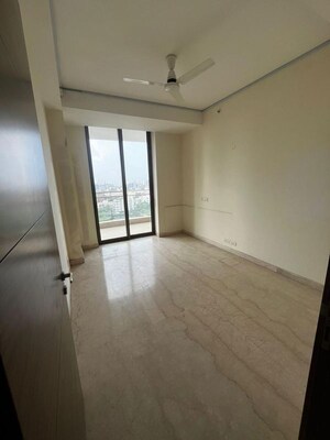 Room in 3 BHK Apartment at M3M Golf Estate, Sector 65 – for Rent
