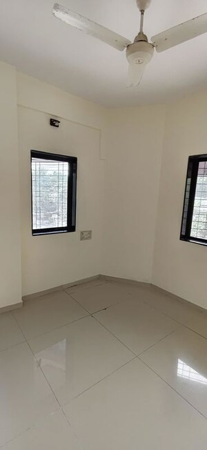 Room in 3 BHK Apartment at Prabhadevi CHS, Prabhadevi – for Sale