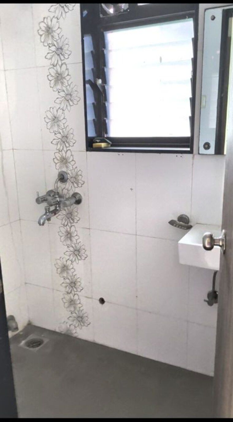 Bathroom, prabhadevi-chs 3 Bedroom 870 Sq.Ft. Apartment In Prabhadevi Mumbai 10717869