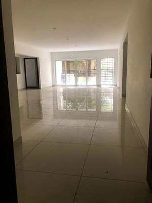 Room in 4 BHK Apartment at Indraprastha Ruhe, Whitefield Road – for Sale