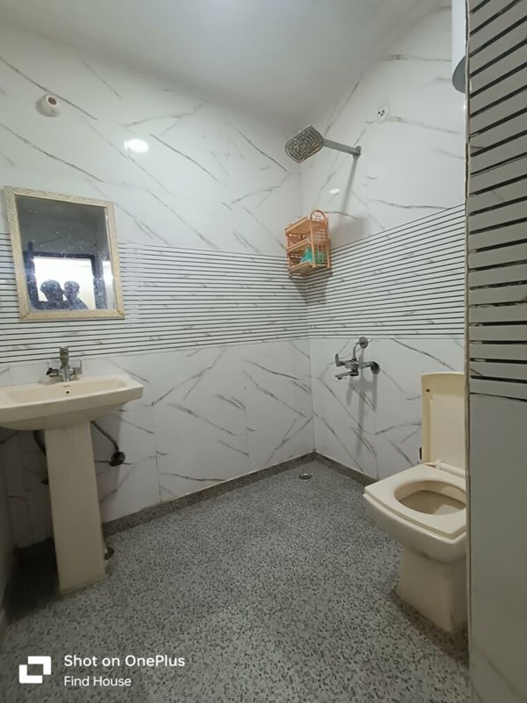 Bathroom, malviya nagar 3 Bedroom 1020 Sq.Ft. Builder Floor In Malviya Nagar Delhi 10717890