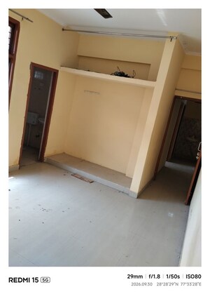Room in 2 BHK Builder Floor at Omicron Iii Greater Noida – for Rent