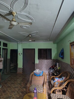 Staircase in 1 RK Builder Floor at CGHS Shatabdi Enclave, Sector 49 – for Rent