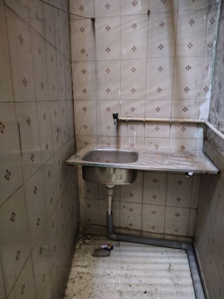 Bathroom, cghs-shatabdi-enclave 1 RK 185 Sq.Yd. Builder Floor In Sector 49 Noida 10717870