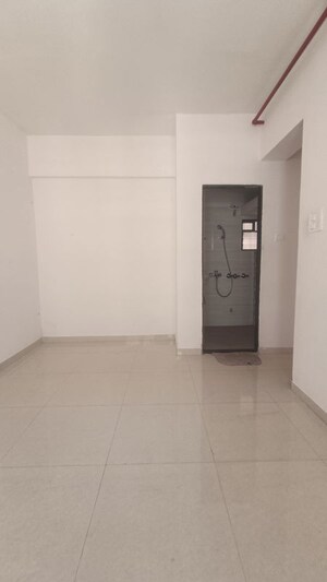 Room in 1 BHK Apartment at Lodha Panacea 1, Dombivli East – for Rent