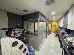  Office Space For Rent in Bbd Bagh
