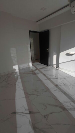 Room in 2 BHK Apartment at RNA NG Eclat, Andheri West – for Rent