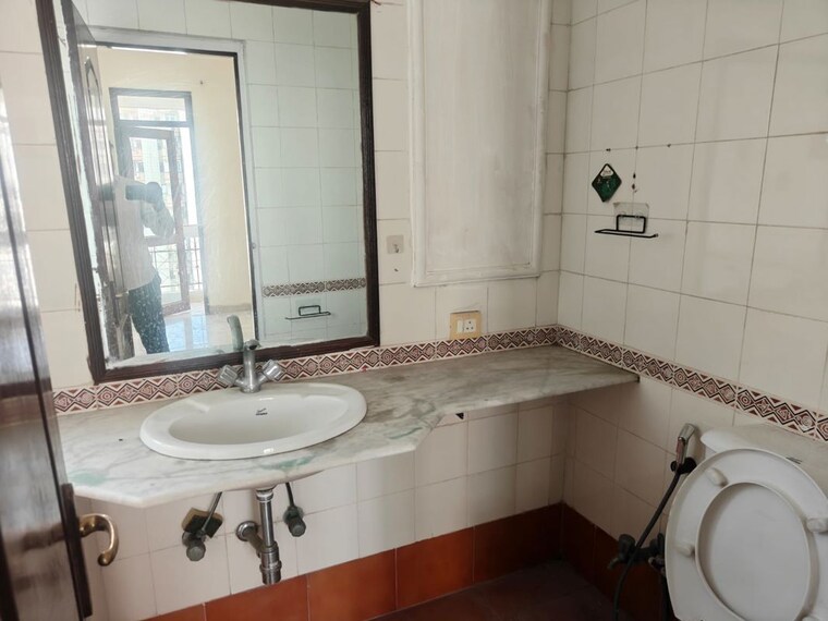 Bathroom, vipul-greens 3 Bedroom 1665 Sq.Ft. Apartment In Sector 48 Gurgaon 10718052