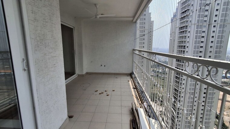Balcony, prestige-beverly-hills 4 Bedroom 2708 Sq.Ft. Apartment In Kokapet Hyderabad 10718054