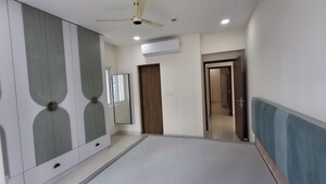 Room in 3 BHK Apartment at Prestige Beverly Hills, Kokapet – for Rent