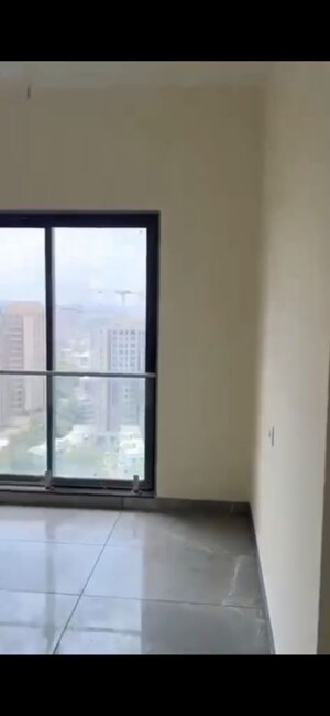 Room in 3 BHK Apartment at Hubtown The Premiere, Andheri West – for Rent