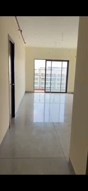 Room in 2 BHK Apartment at Hubtown The Premiere, Andheri West – for Rent