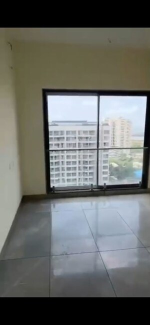 Room in 2 BHK Apartment at Hubtown The Premiere, Andheri West – for Rent