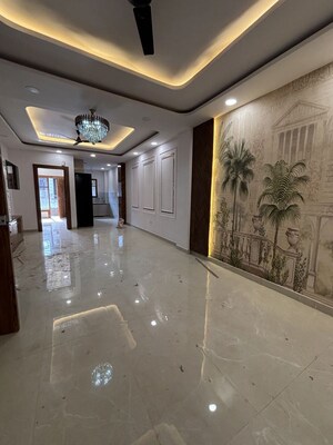 Room in 3.5 BHK Builder Floor at Sector 85 – for Sale