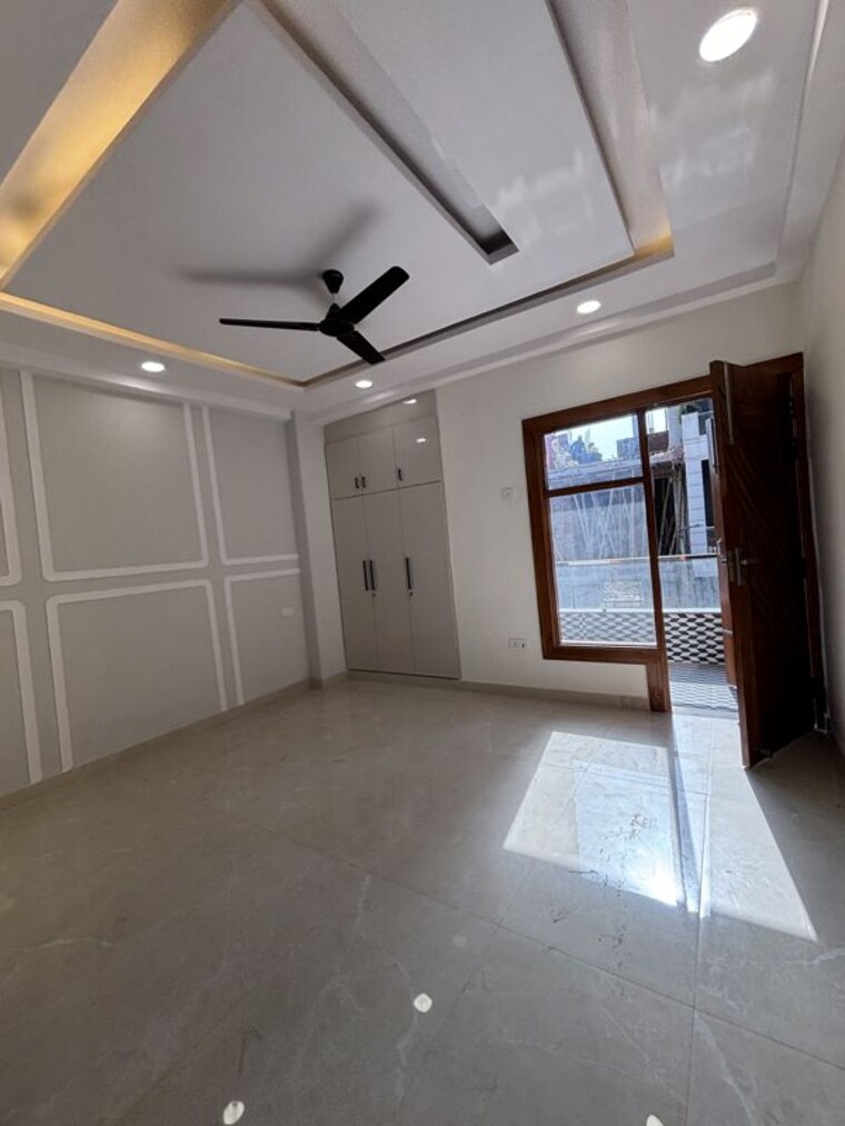 Room, sector 85 3.5 Bedroom 2250 Sq.Ft. Builder Floor In Sector 85 Faridabad 10718083