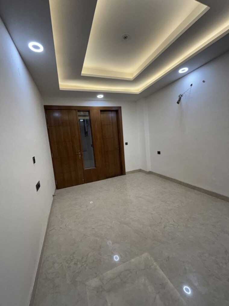 Room, sector 85 3.5 Bedroom 2250 Sq.Ft. Builder Floor In Sector 85 Faridabad 10718083