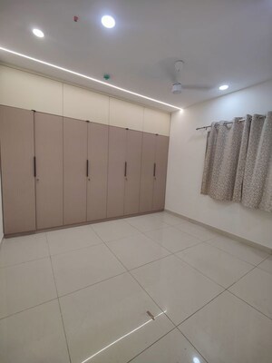 Room in 3.5 BHK Apartment at Prestige Tranquil, Kokapet – for Rent