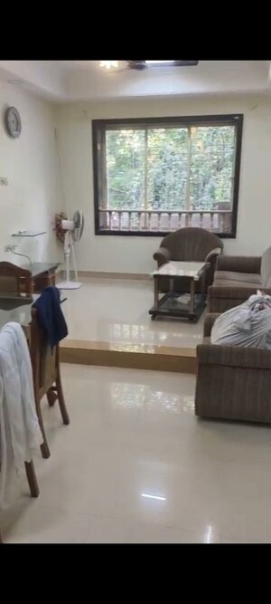 Living Room in 3 BHK Apartment at Marine Chambers, Marine Lines – for Rent
