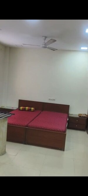 3 BHK Apartment For Rent in Marine Chambers, Marine Lines