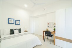 2 BHK Apartment For Rent in Sujata Apartments Santacruz East
