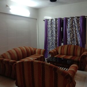 Living Room in 2 BHK Apartment at Mahakali Model Town, Jogeshwari East – for Rent
