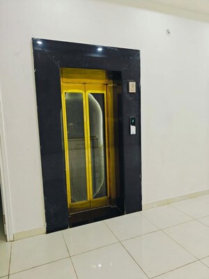 Building Lobby in 6+ BHK Villa at Omaxe Metro City, Kalli Paschim – for Sale