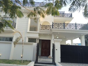 6+ BHK Villa For Sale in Omaxe Metro City, Kalli Paschim