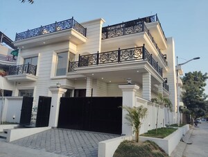 6+ BHK Villa – Exterior View View at Omaxe Metro City, Kalli Paschim - for Sale