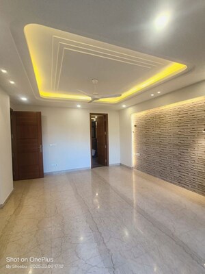 Bedroom in 4 BHK Builder Floor at DLF Atria, Dlf Phase ii – for Rent