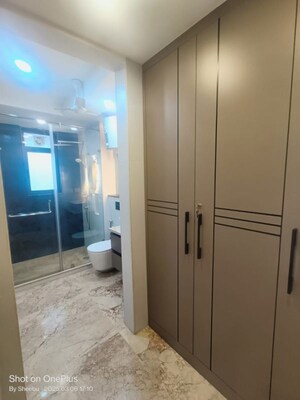 Attached Bathroom in 4 BHK Builder Floor at DLF Atria, Dlf Phase ii – for Rent