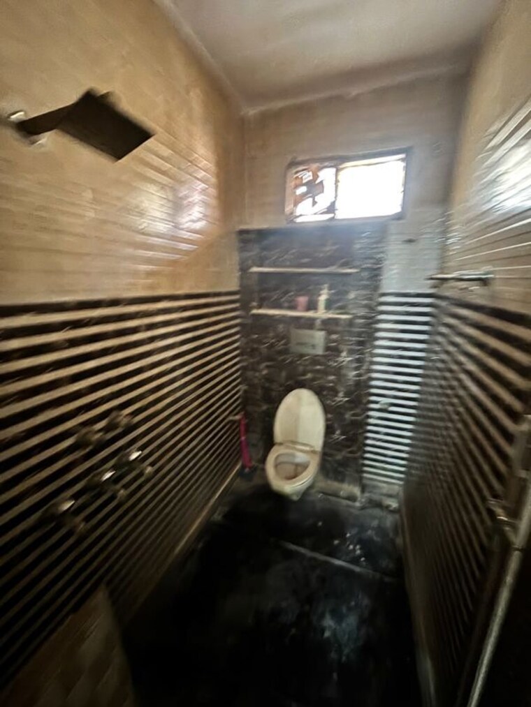 Bathroom, uttam nagar 2 Bedroom 800 Sq.Ft. Builder Floor In Uttam Nagar Delhi 10718181