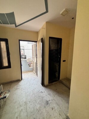 Room in 2 BHK Builder Floor at Uttam Nagar – for Rent