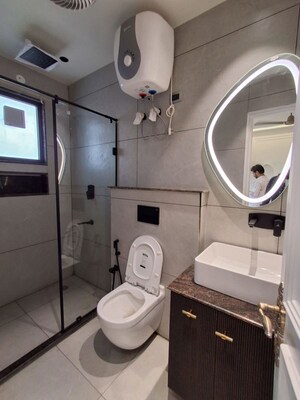 Bathroom in 3.5 BHK Builder Floor at Sector 43 – for Sale