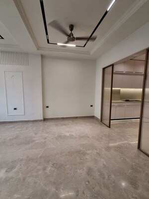Room in 3.5 BHK Builder Floor at Sector 43 – for Sale