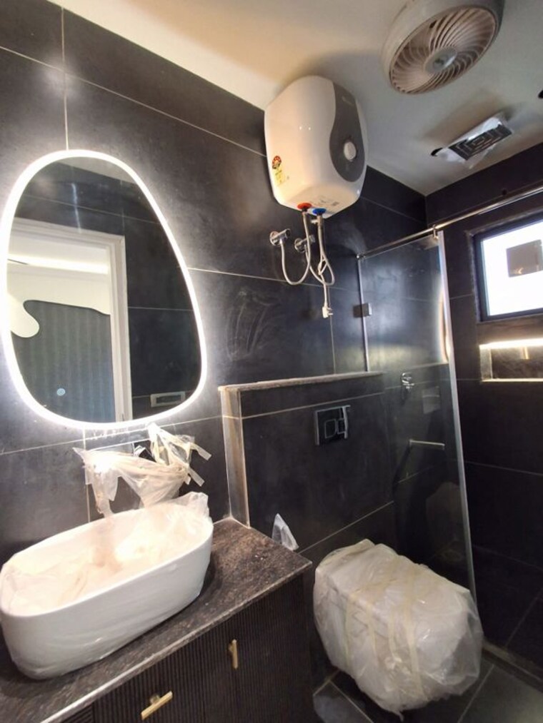 Attached Bathroom, sector 43 3.5 Bedroom 1950 Sq.Ft. Builder Floor In Sector 43 Gurgaon 10718177