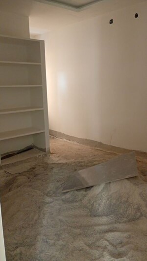 Room in 2 BHK Apartment at Moula Ali – for Sale