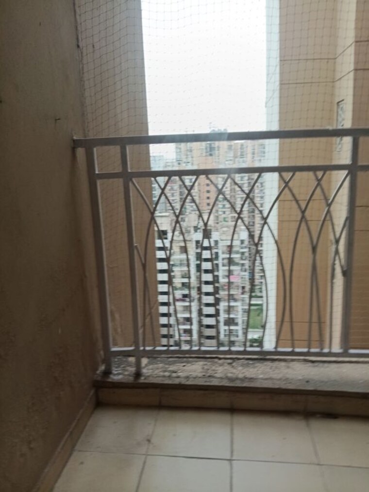 Balcony, mahagun-my-woods 3.5 Bedroom 1545 Sq.Ft. Apartment In Sector 16c Greater Noida Greater Noida 10718209