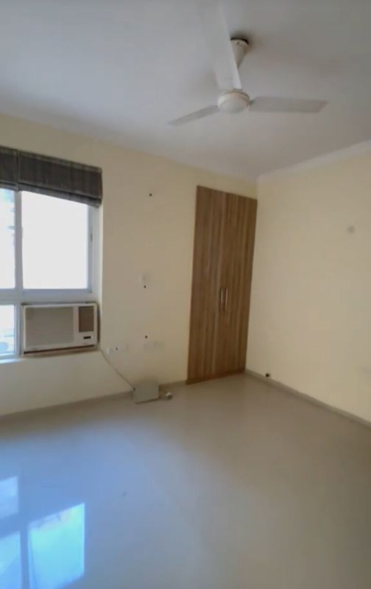 Room, tulip-violet 4 Bedroom 2010 Sq.Ft. Apartment In Sector 69 Gurgaon 10718237
