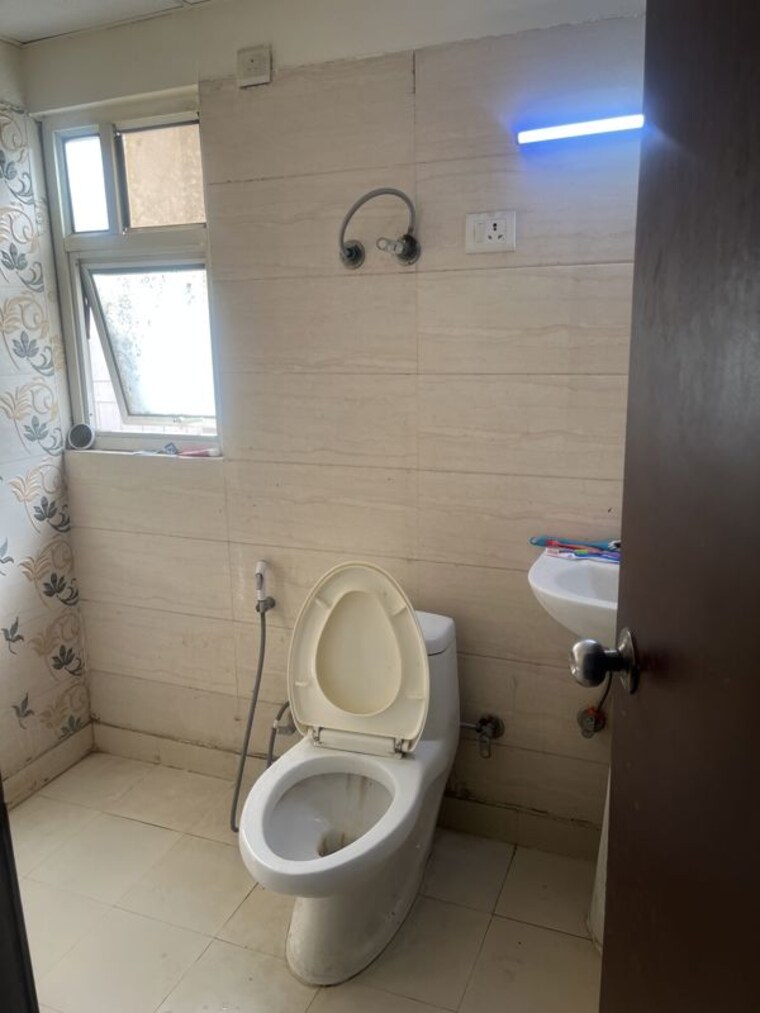 Bathroom, eureka-diya-green-city 2 Bedroom 968 Sq.Ft. Apartment In Raj Nagar Extension Ghaziabad 10718238