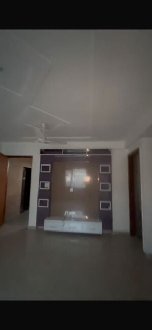 Room in 3 BHK Builder Floor at BPTP Parkland Pride Phase 2, Sector 77 – for Rent