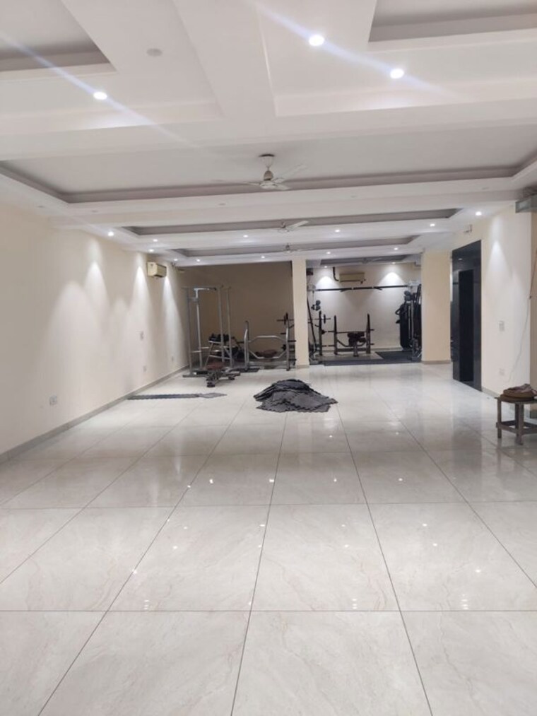 Exterior View, green park Commercial Office Space 3500 Sq.Ft. In Green Park Delhi 10718262