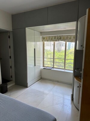 Room in 2 BHK Apartment at Piramal Aranya Arav, Byculla – for Rent
