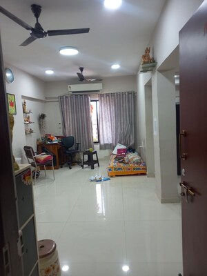 2 BHK Apartment For Rent in Dadar West