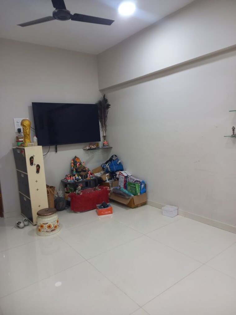 Room, dadar west 2 Bedroom 700 Sq.Ft. Apartment In Dadar West Mumbai 10718318