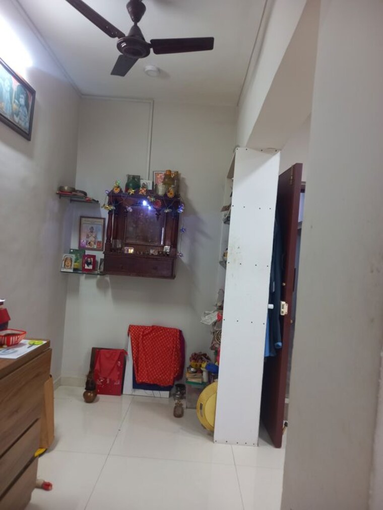 Room, dadar west 2 Bedroom 700 Sq.Ft. Apartment In Dadar West Mumbai 10718318