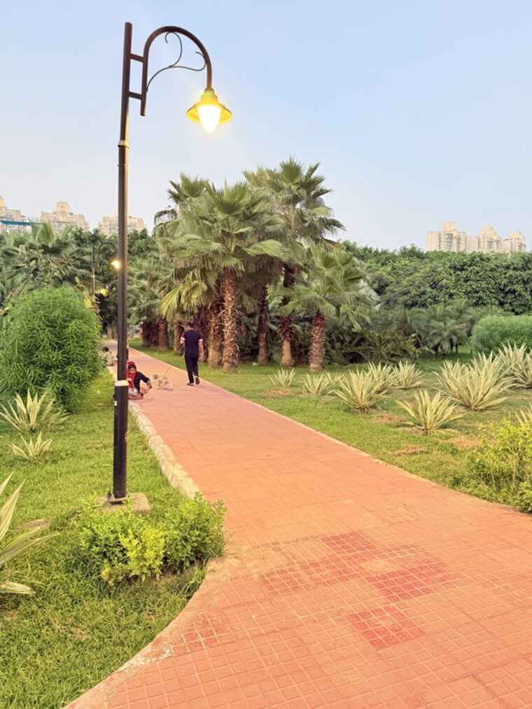 Garden, rwa-apartments-sector-108  200 Sq.Yd. Plot In Sector 108 Noida 10718315