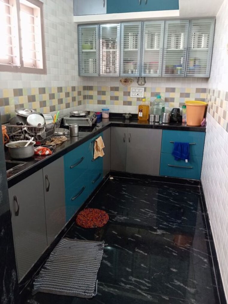 Kitchen, vineet khand 1 Pg For Girls In Vineet Khand 1 10718350