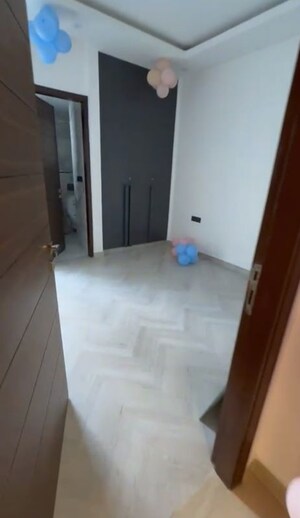 Room in 3 BHK Apartment at Signature Global City 63A, Sector 63a – for Rent