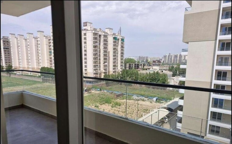 Balcony, skyline-elevate 3 Bedroom 1138 Sq.Ft. Apartment In Ramgarh Bhudda Zirakpur 10718386
