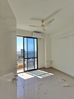 2 BHK Apartment For Rent in Habitat Prime